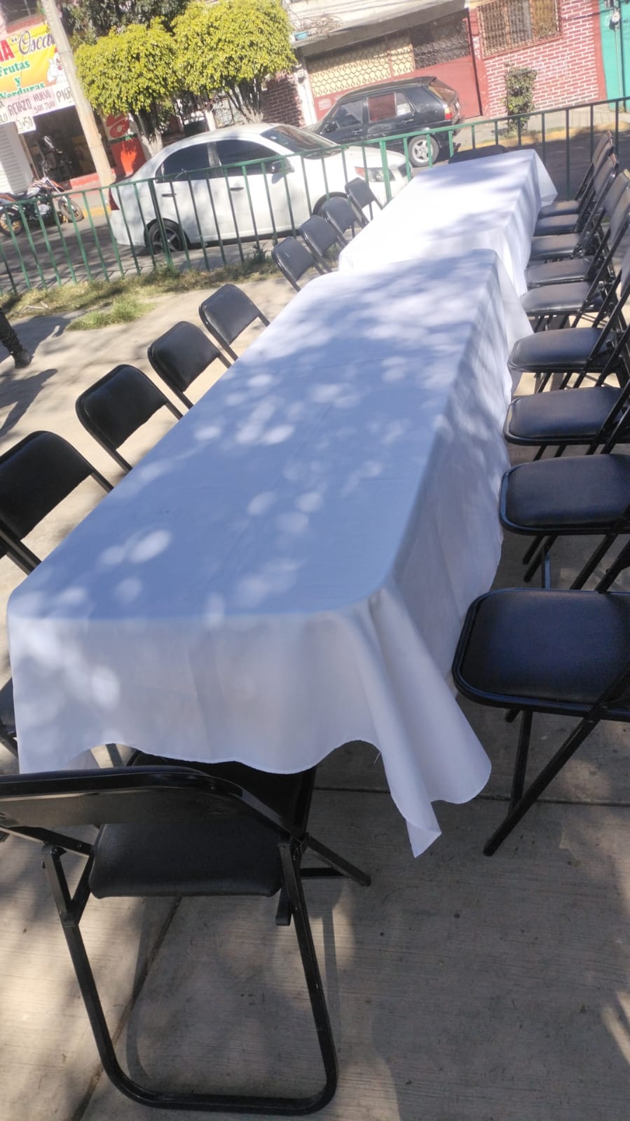 Renta de sillas y mesas